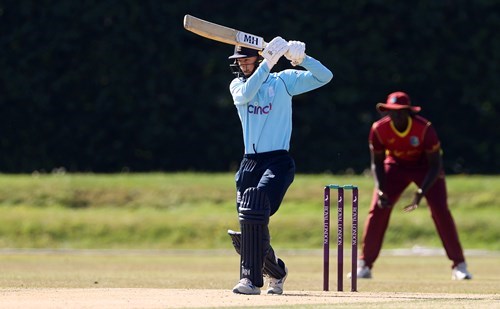 George Bell signs first rookie contract with Lancashire Cricket