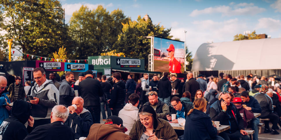 Lancashirecricketclub Englandvsouthafrica Webresolution 120925 MANCPHOTO046