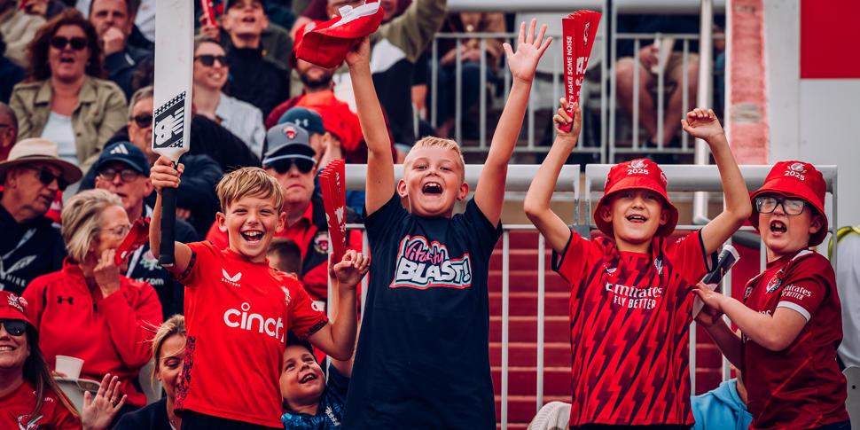 Lancashirecricketclub Lightningvspitfires Webresolution Webresolution 060925 MANCPHOTO320